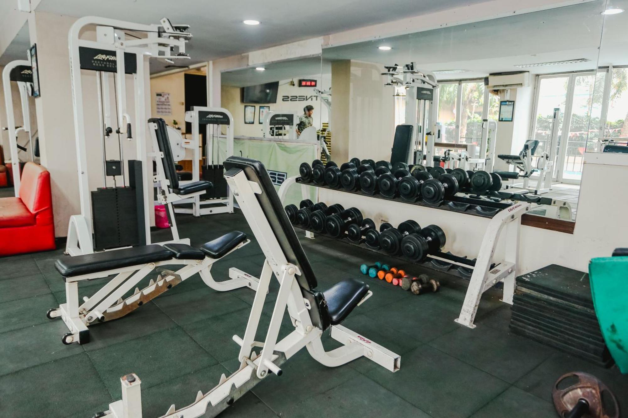 Apartemen Aurora Mutiara *